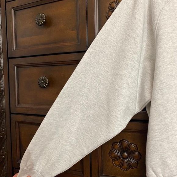 NWT Levi's Heather Gray Vintage Raglan Crewneck Long Sleeve Sweatshirt, Size L - Picture 4 of 4